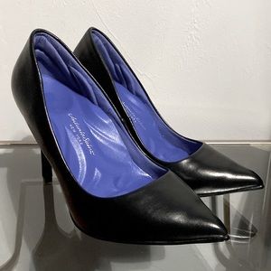 Antonia Saint Classic Black Leather High Heels, size 7B, NWT